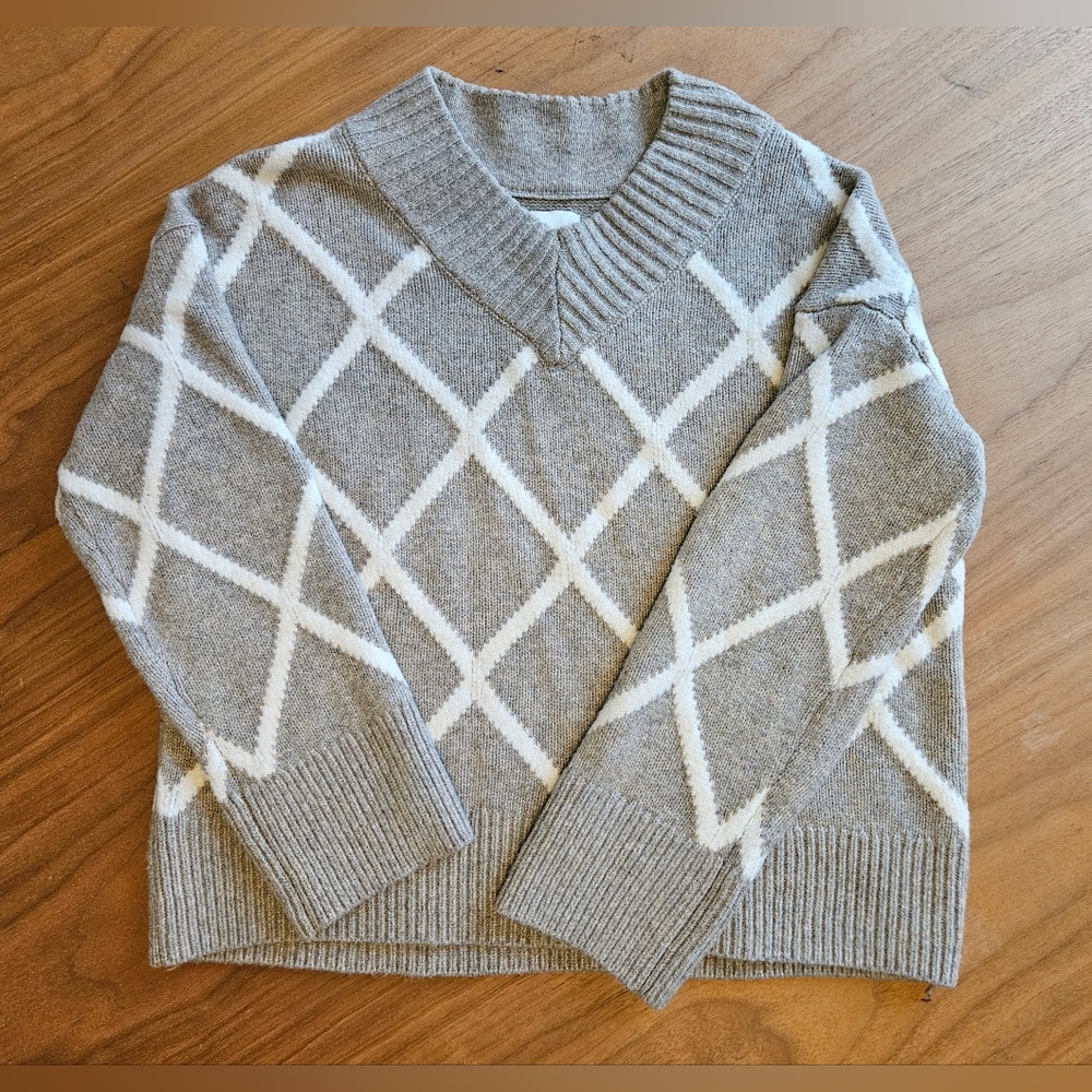 Abercrombie & Fitch cozy V-neck sweater, womens S, Taupe-Grey, ultra soft, EUC